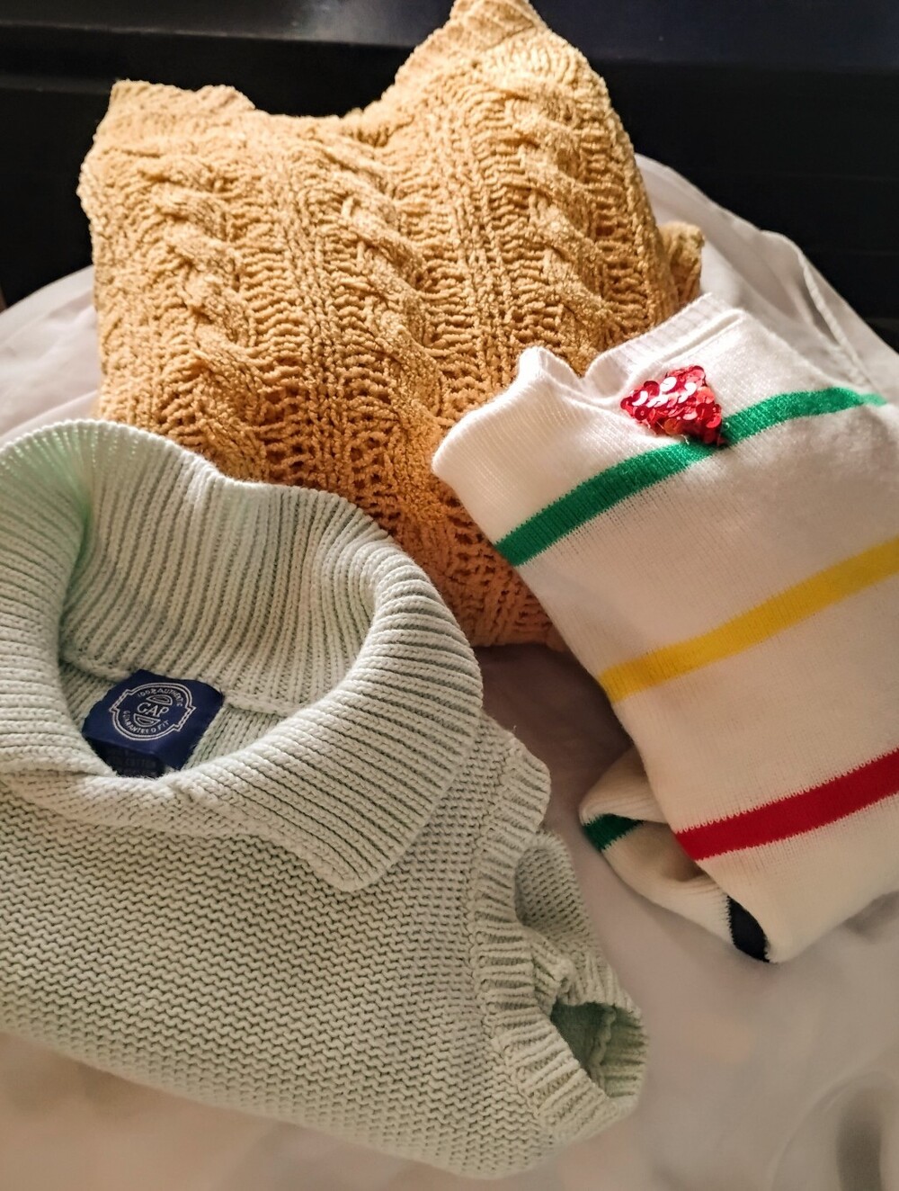 3 Sweater Bundle/One Low Price/GAP,AE,VINTAGE/Soft:Cozy/All Size MEDIUM/Rare